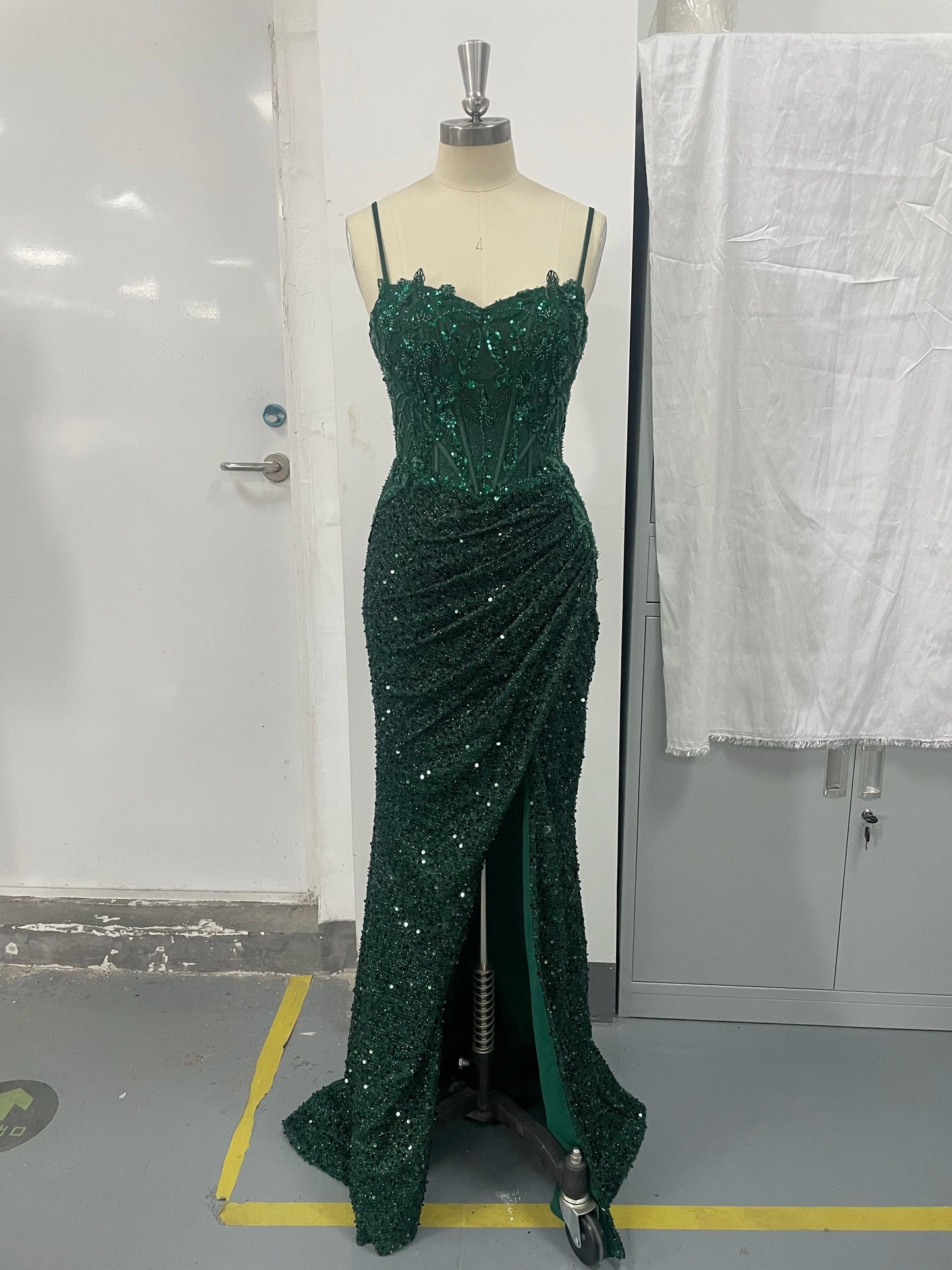 Luxury Beaded Mermaid Evening Dresses Sequin Prom Dresses With Slit 2024 Backless Sparkly Homecoming Dress Long Bridal Gown