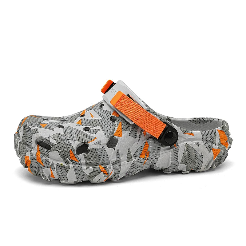 New Men's Clogs Slippers Sandal Men Garden Shoes Flat Camouflage Sandals Male Sneakers Outdoor Flip Flops Home Clogs