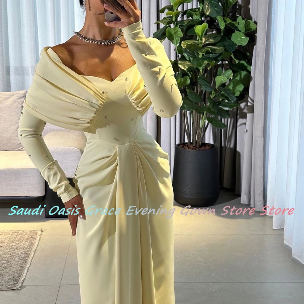 Customized Light Yellow Jersey and Sparkly Crystal Evening Dress with Off the Shoulder Long Sleeves Classic Strapless Party Gowm