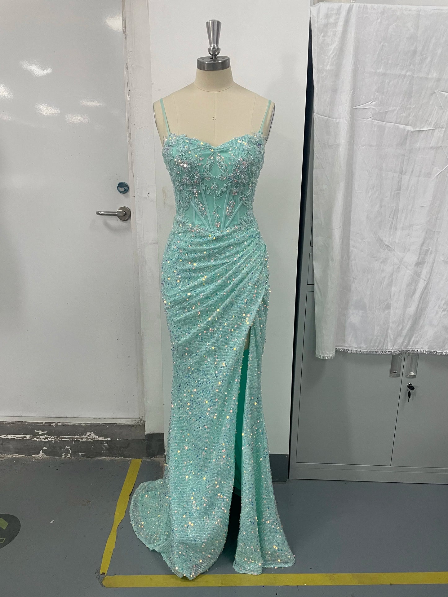 Luxury Beaded Mermaid Evening Dresses Sequin Prom Dresses With Slit 2024 Backless Sparkly Homecoming Dress Long Bridal Gown